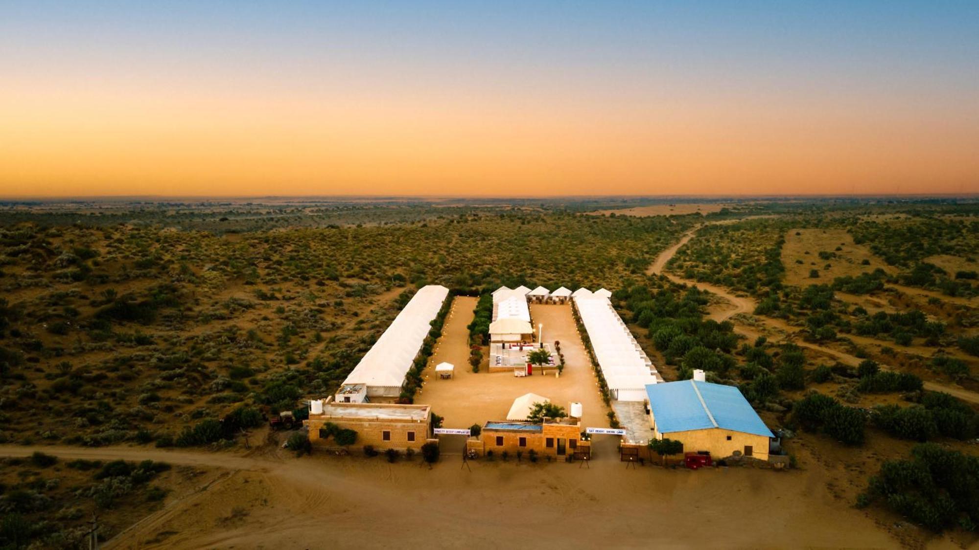 Sky Desert Safari Sam Exterior photo